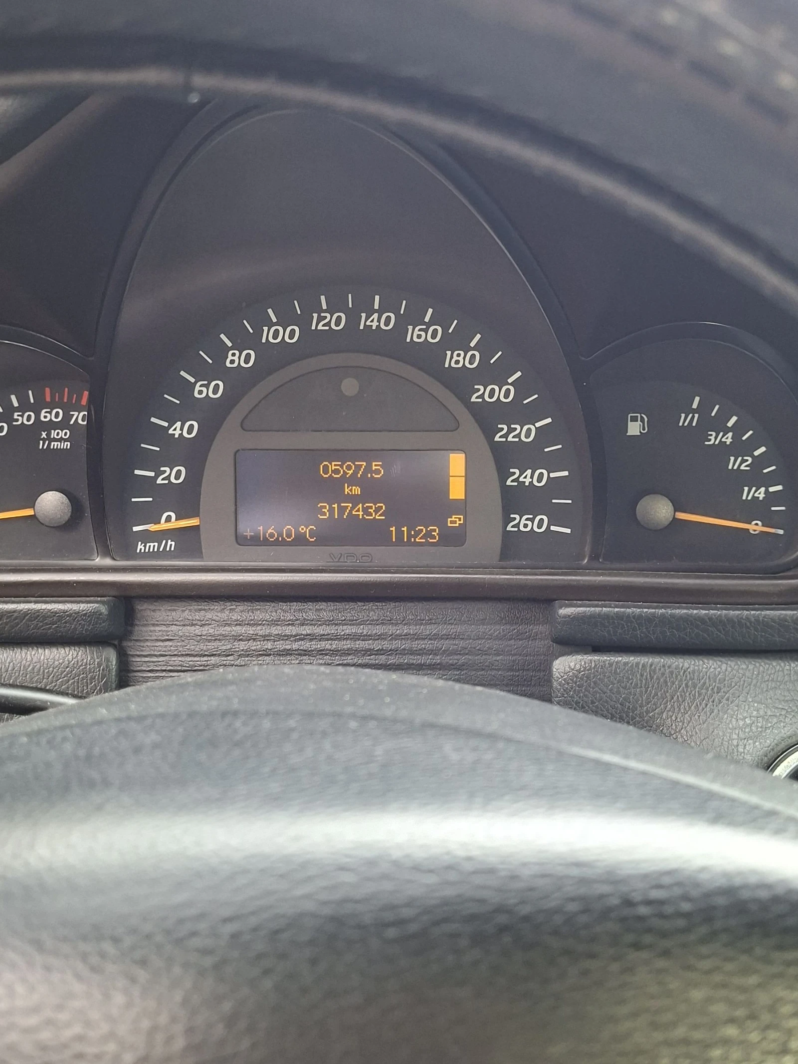 Mercedes-Benz C 180, снимка 6 - Автомобили и джипове - 54391556