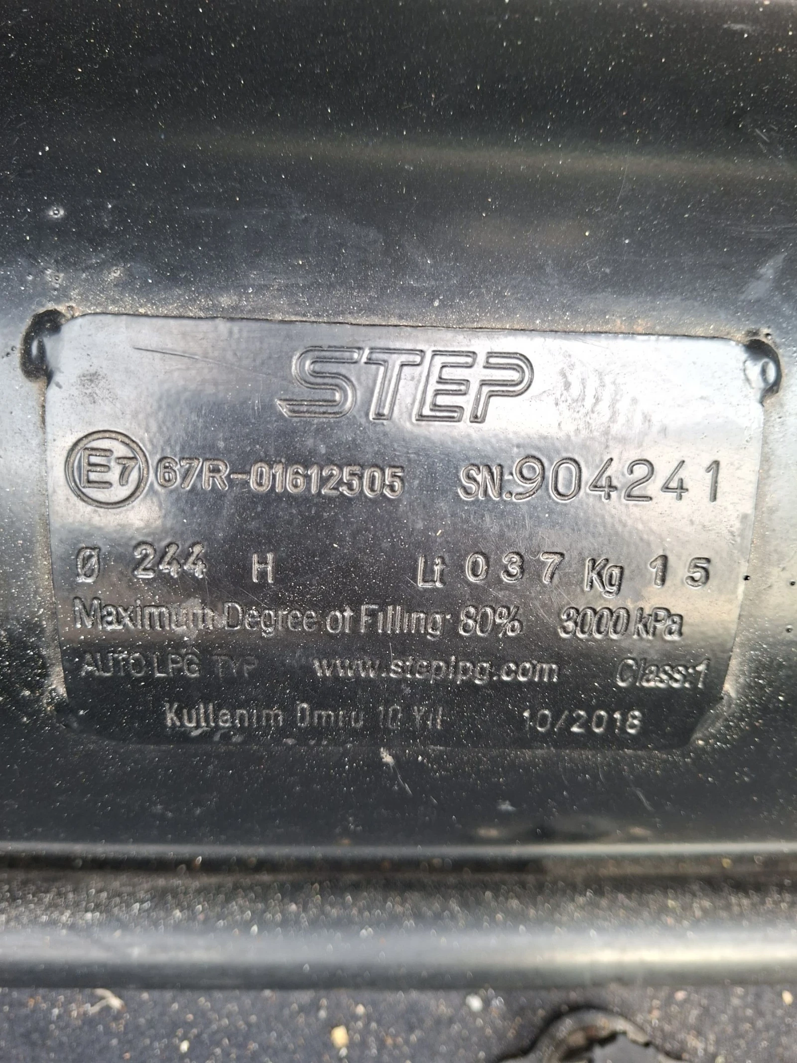 Mercedes-Benz C 180, снимка 9 - Автомобили и джипове - 54391556