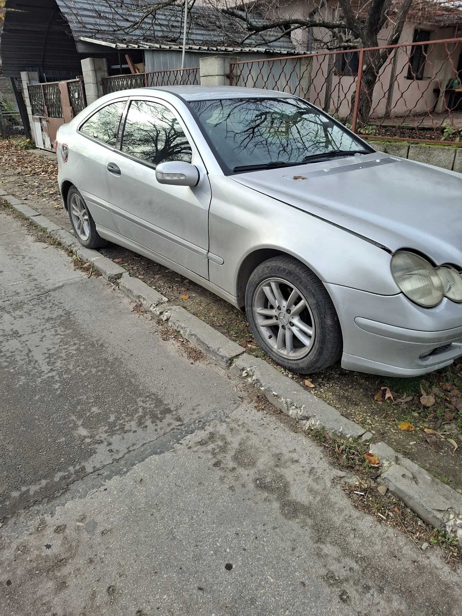 Mercedes-Benz C 180, снимка 3 - Автомобили и джипове - 54391556