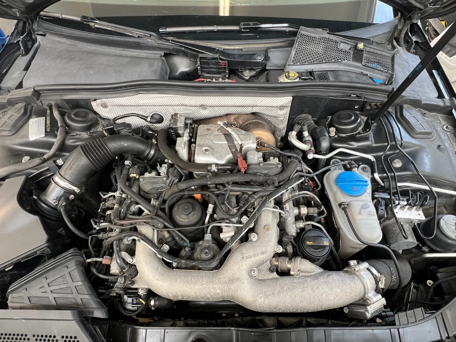 Audi A4 B8 2.7TDi , снимка 11 - Автомобили и джипове - 54417137