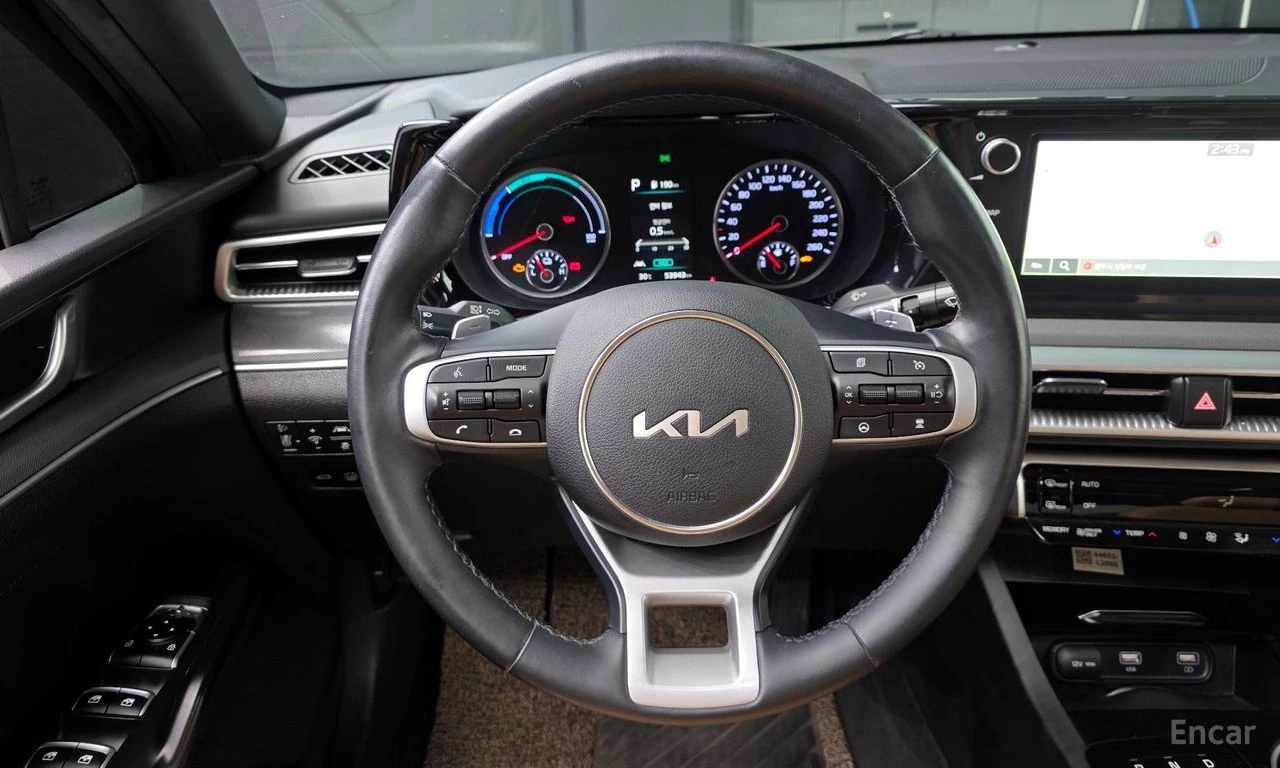 Kia K5 HYBRID* PRESTIGE* ОБДУХВАНЕ* LANE* ASSIST* 360КАМЕ, снимка 10 - Автомобили и джипове - 54807670