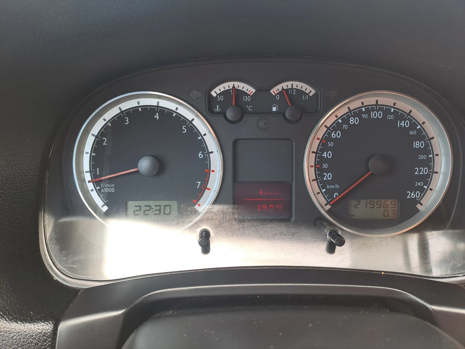 VW Bora 2.0 i , снимка 13 - Автомобили и джипове - 54868923