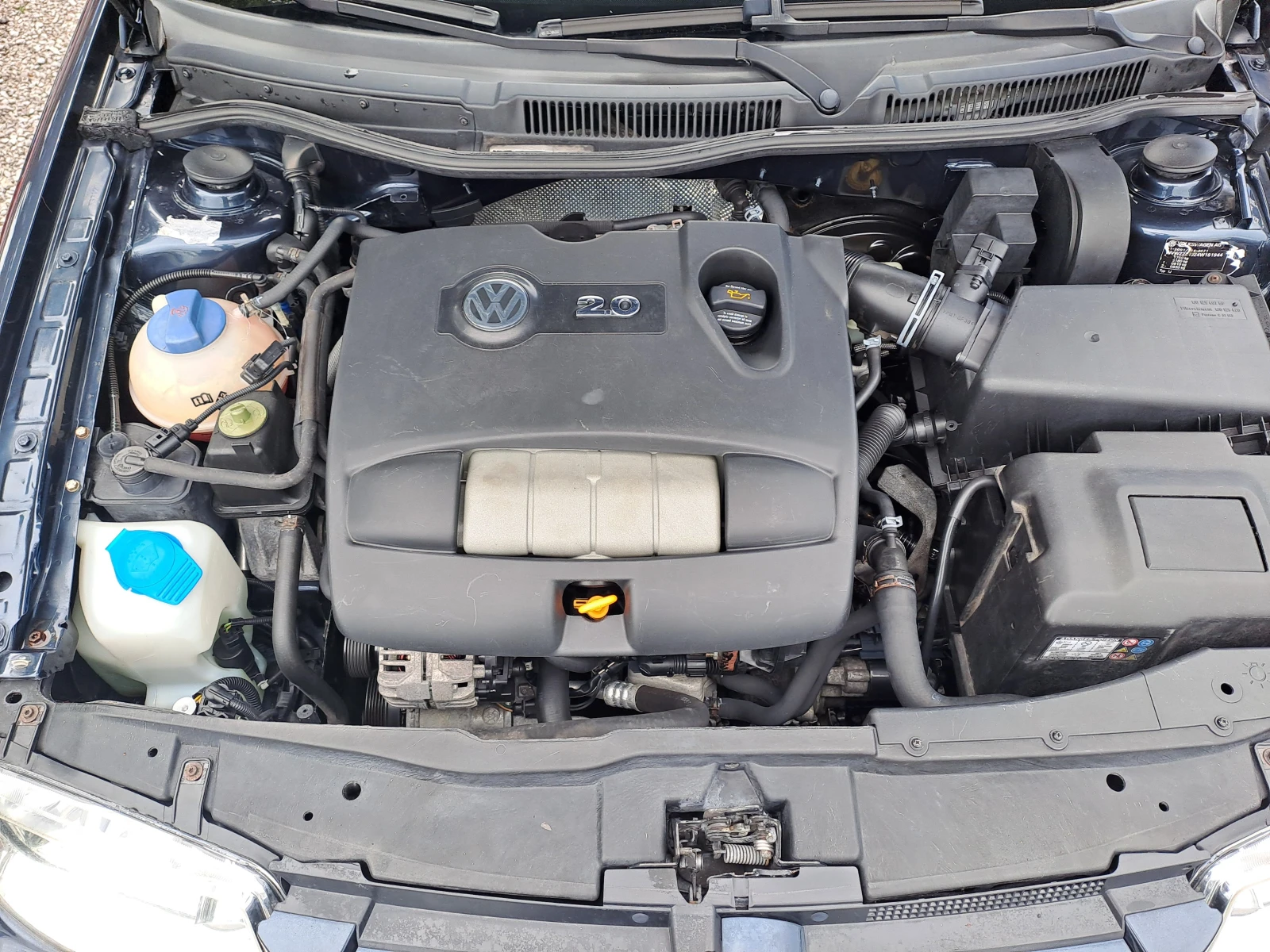 VW Bora 2.0 i , снимка 16 - Автомобили и джипове - 54868923