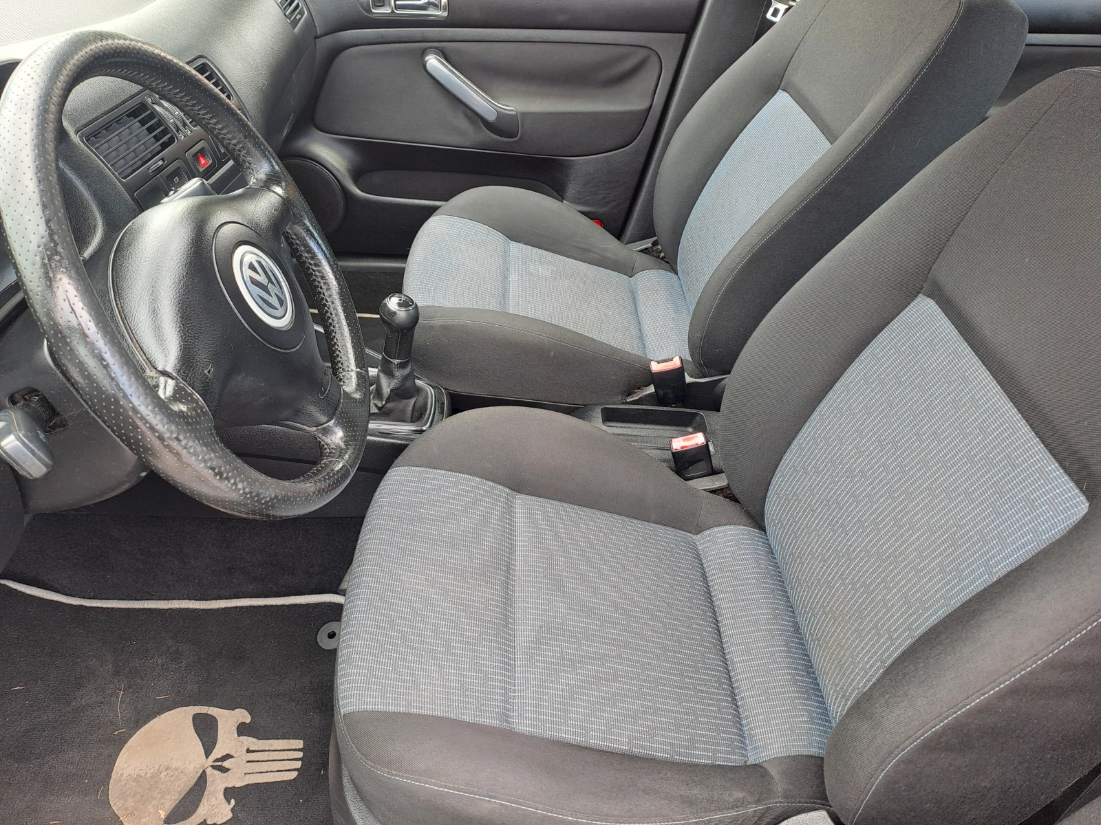 VW Bora 2.0 i , снимка 7 - Автомобили и джипове - 54868923