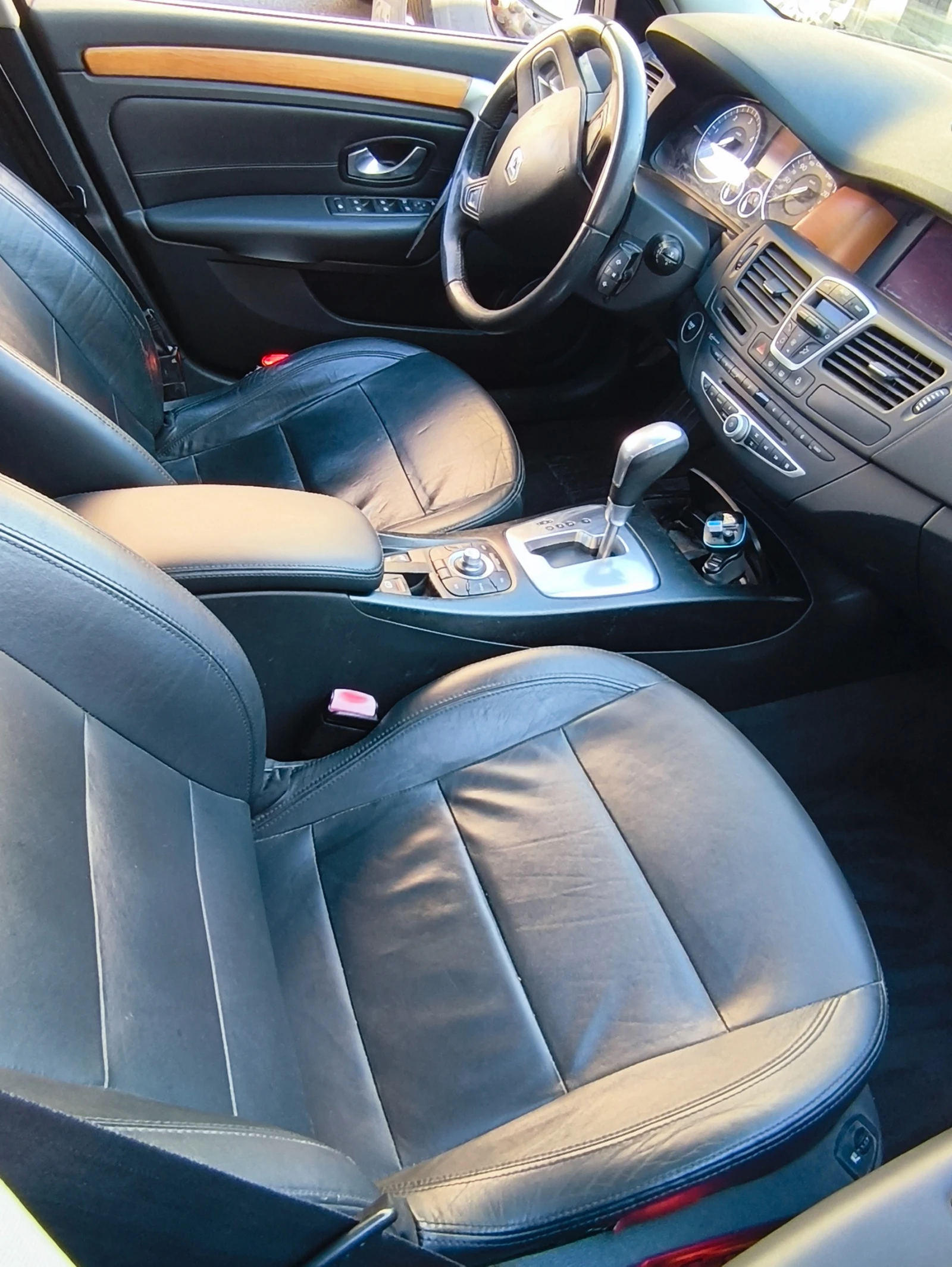 Renault Laguna 3, снимка 13 - Автомобили и джипове - 54905462