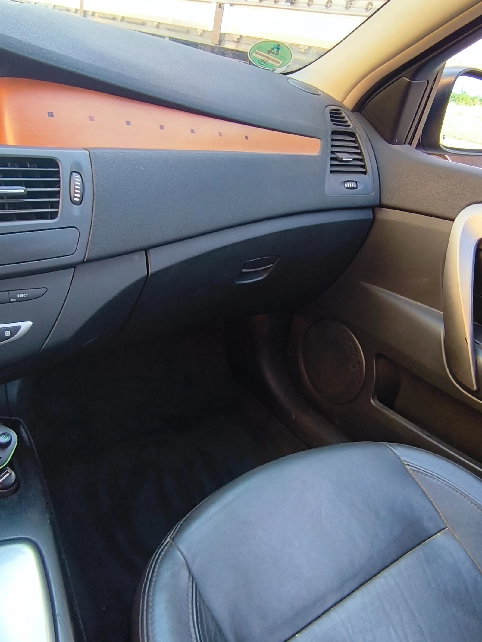 Renault Laguna 3, снимка 8 - Автомобили и джипове - 54905462