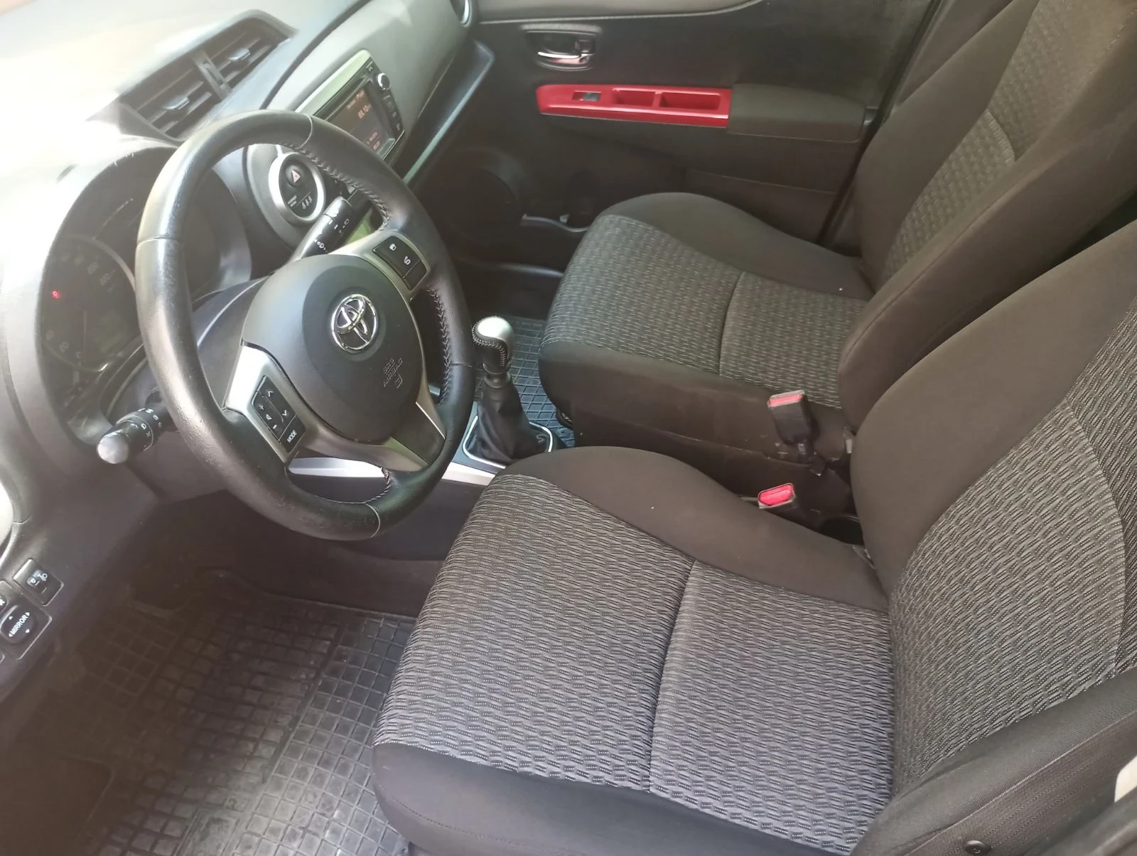 Toyota Yaris 1, 3, снимка 7 - Автомобили и джипове - 55152843