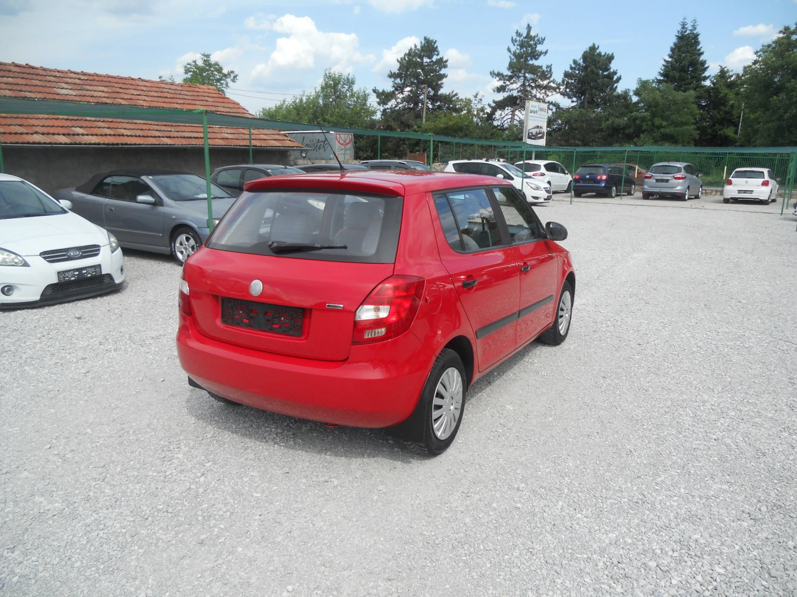 Skoda Fabia 1.2i ЛИЗИНГ!!! РЕАЛНИ КИЛОМЕТРИ+ СЕРВИЗНИ ДОКУМЕНТ, снимка 4 - Автомобили и джипове - 55207325