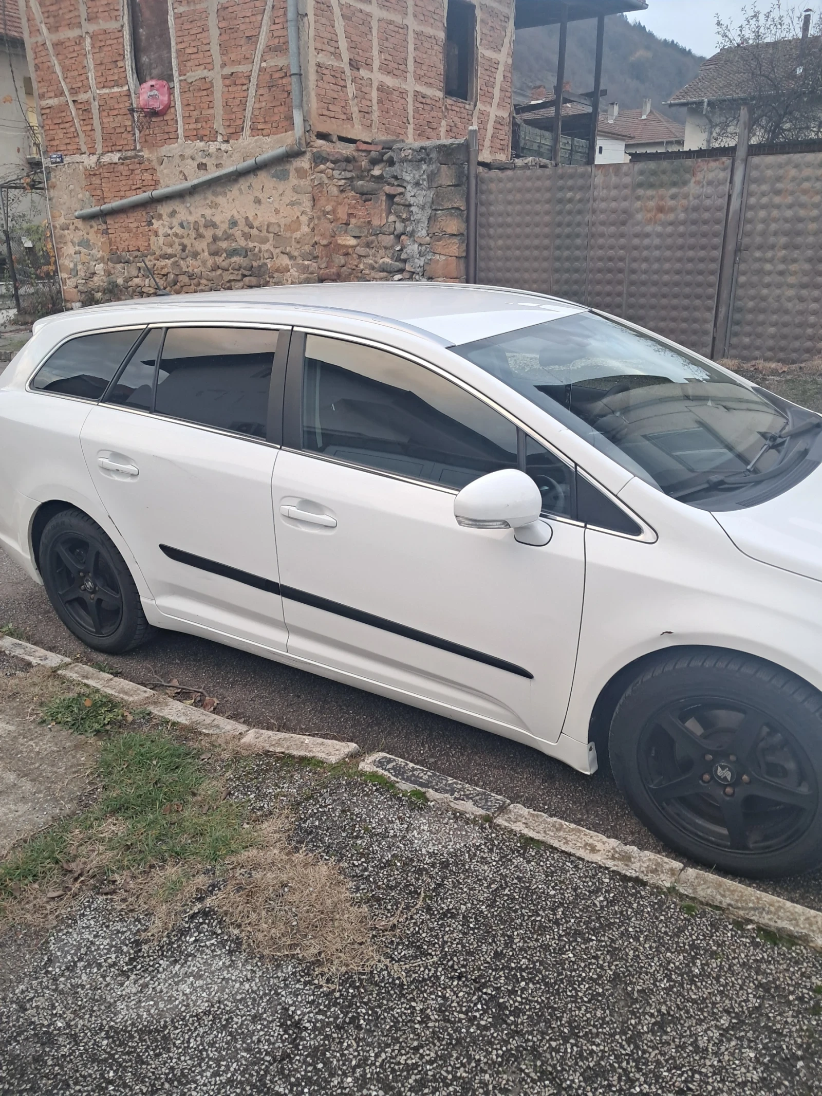 Toyota Avensis, снимка 2 - Автомобили и джипове - 55374418