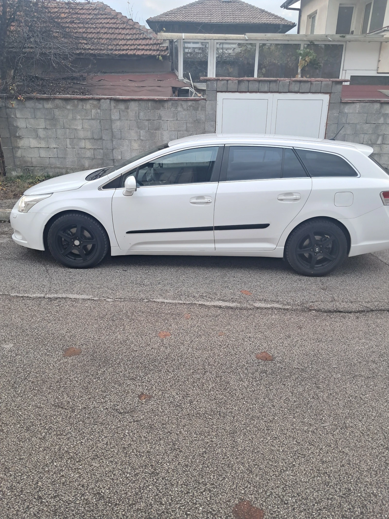 Toyota Avensis, снимка 4 - Автомобили и джипове - 55374418