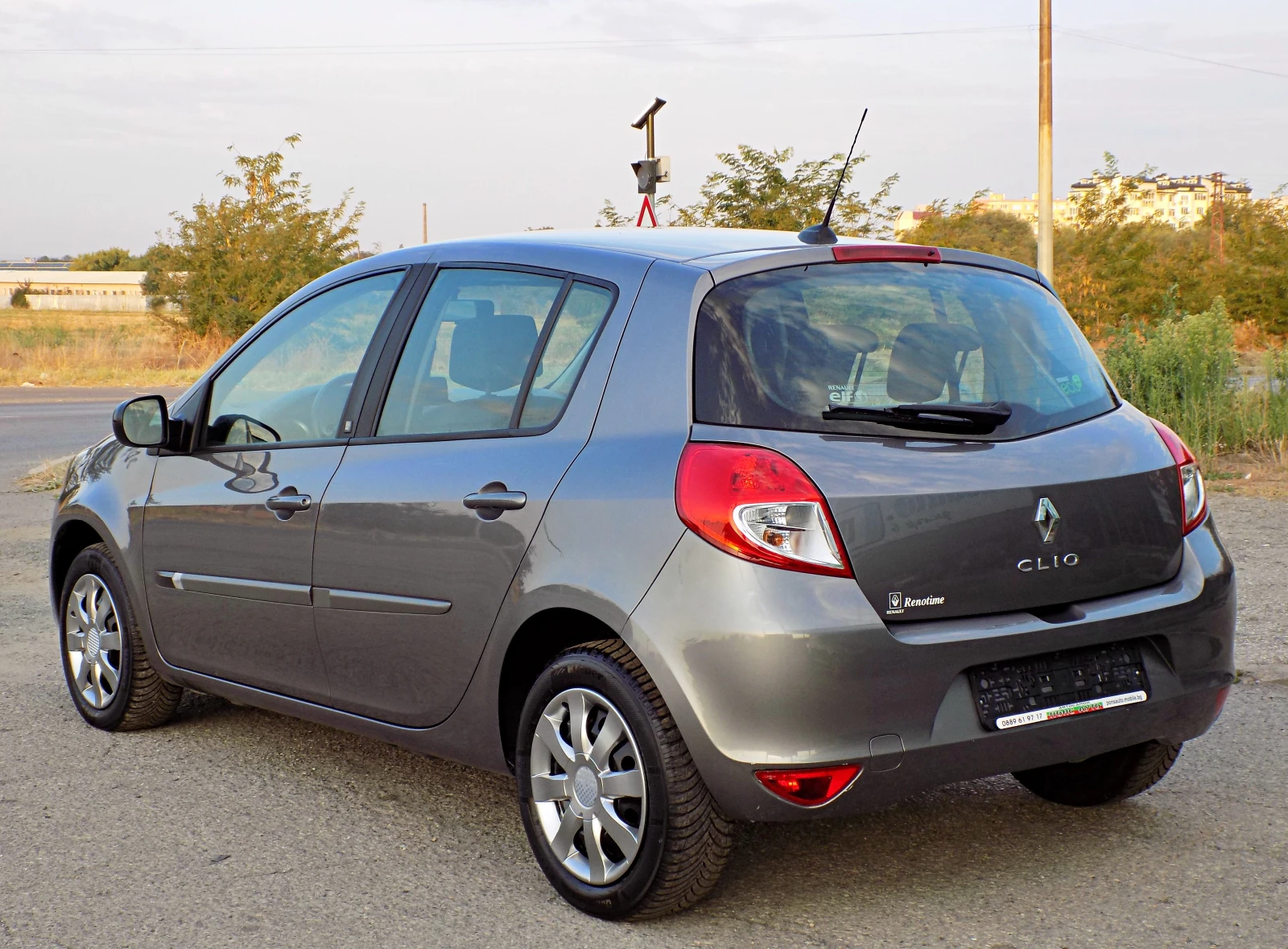 Renault Clio 1.5dCi/NAVi/ЮБИЛЕЙНА/РЕАЛНИ КМ/ИТАЛИЯ, снимка 5 - Автомобили и джипове - 55825927