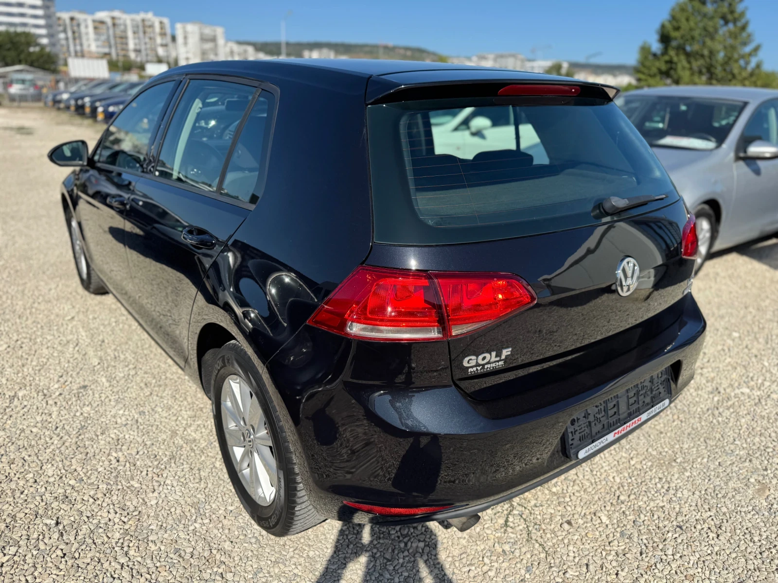 VW Golf 1.6 TDI , снимка 5 - Автомобили и джипове - 55888779