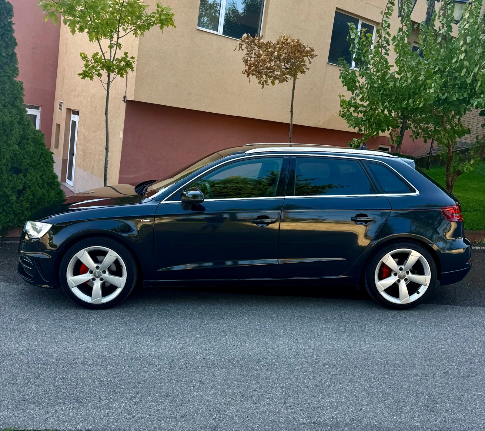 Audi A3 2.0TDI/S-LINE/S-TRONIC/NAVI/Подгрев, снимка 2 - Автомобили и джипове - 56039924