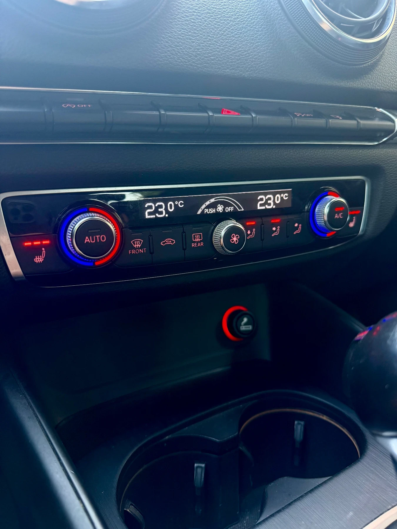 Audi A3 2.0TDI/S-LINE/S-TRONIC/NAVI/Подгрев, снимка 10 - Автомобили и джипове - 56039924
