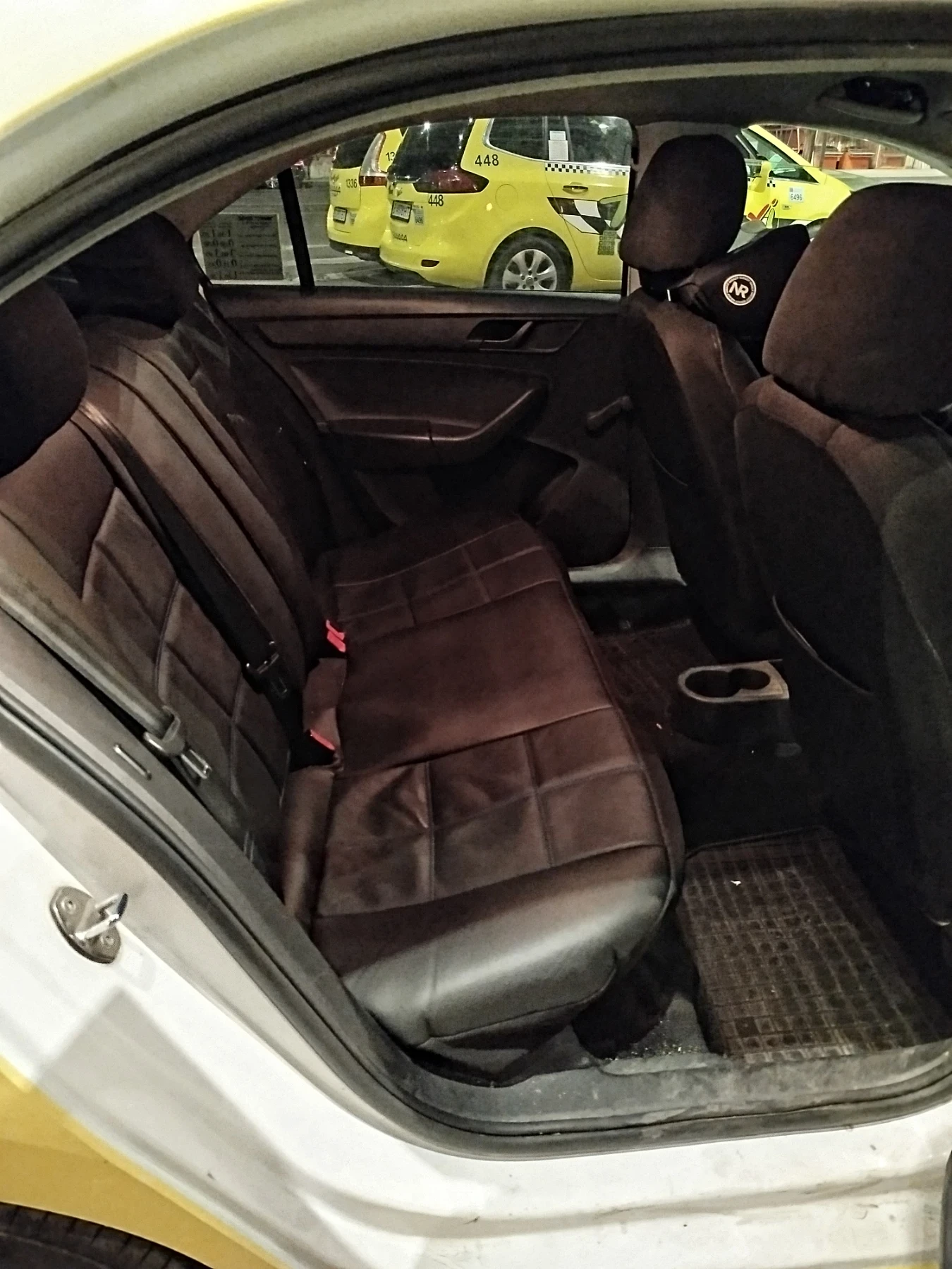 Skoda Rapid, снимка 8 - Автомобили и джипове - 56186157