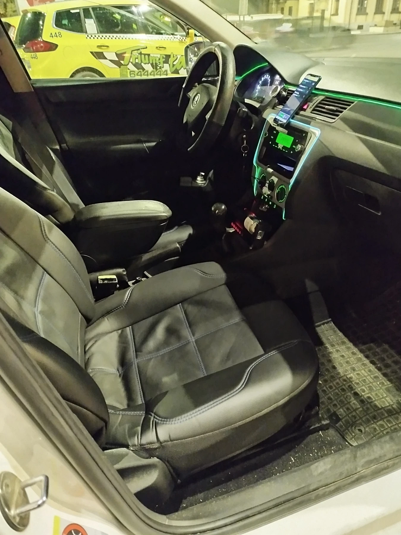 Skoda Rapid, снимка 6 - Автомобили и джипове - 56186157