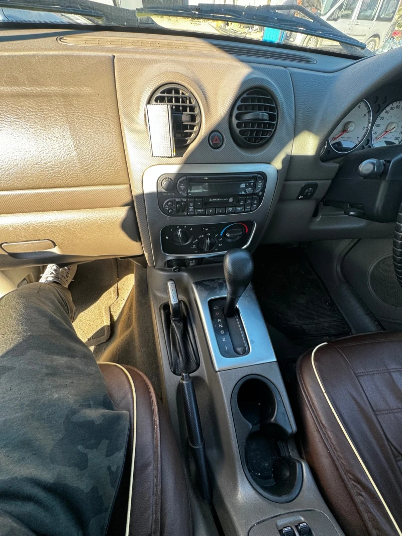 Jeep Cherokee, снимка 4 - Автомобили и джипове - 48758804