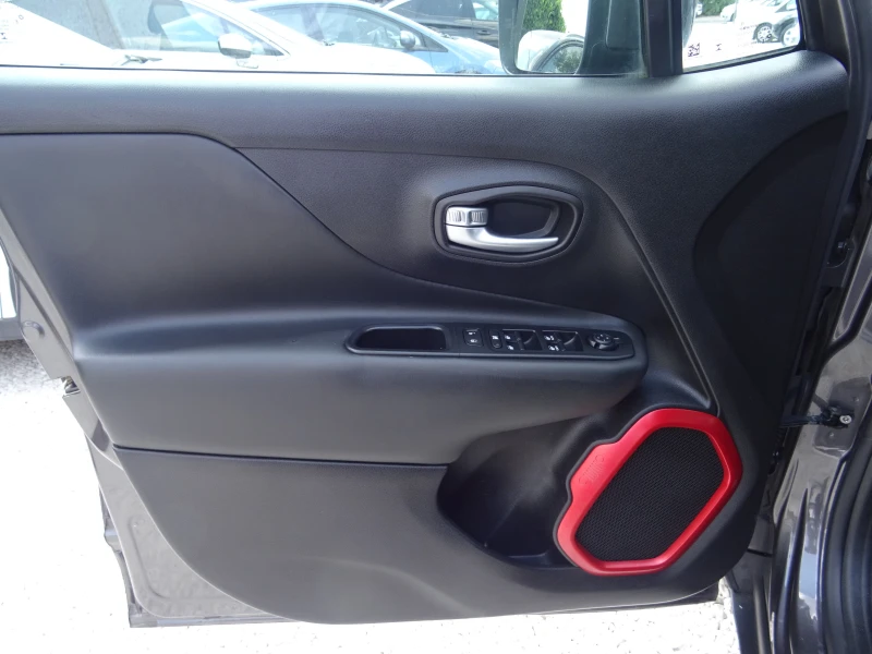 Jeep Renegade 2.0 Mjt D 170kc AT9 4WD Active Drive Low Trialhawk, снимка 8 - Автомобили и джипове - 51040101
