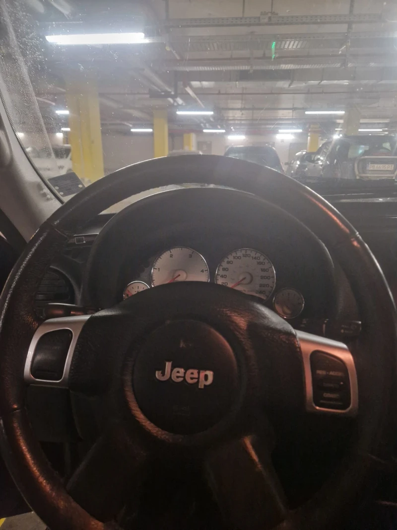 Jeep Cherokee, снимка 14 - Автомобили и джипове - 53238487
