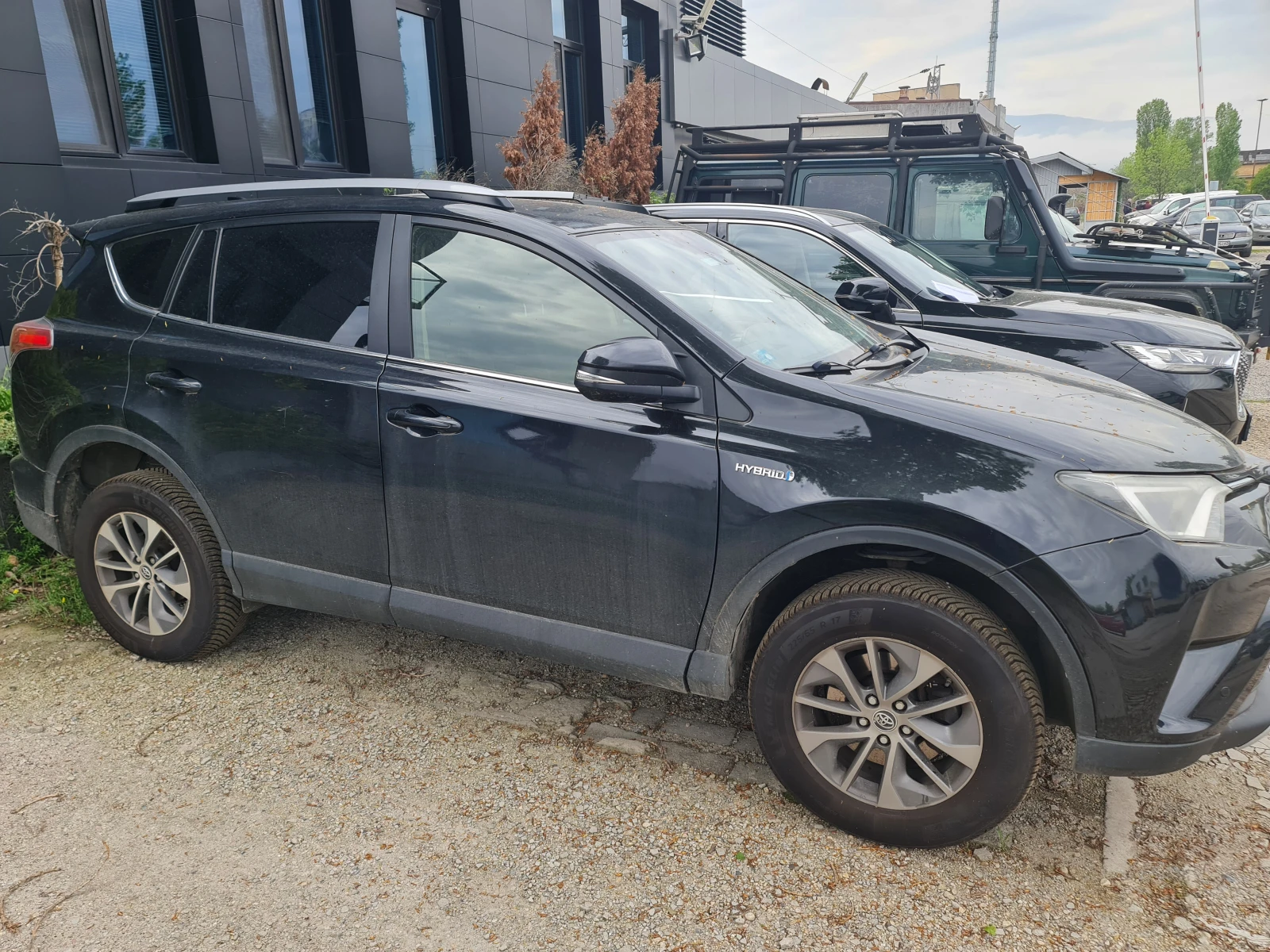 Toyota Rav4 Hybrid - изображение 2