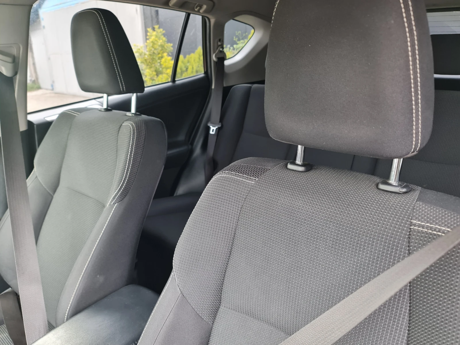 Toyota Rav4 Hybrid - изображение 8