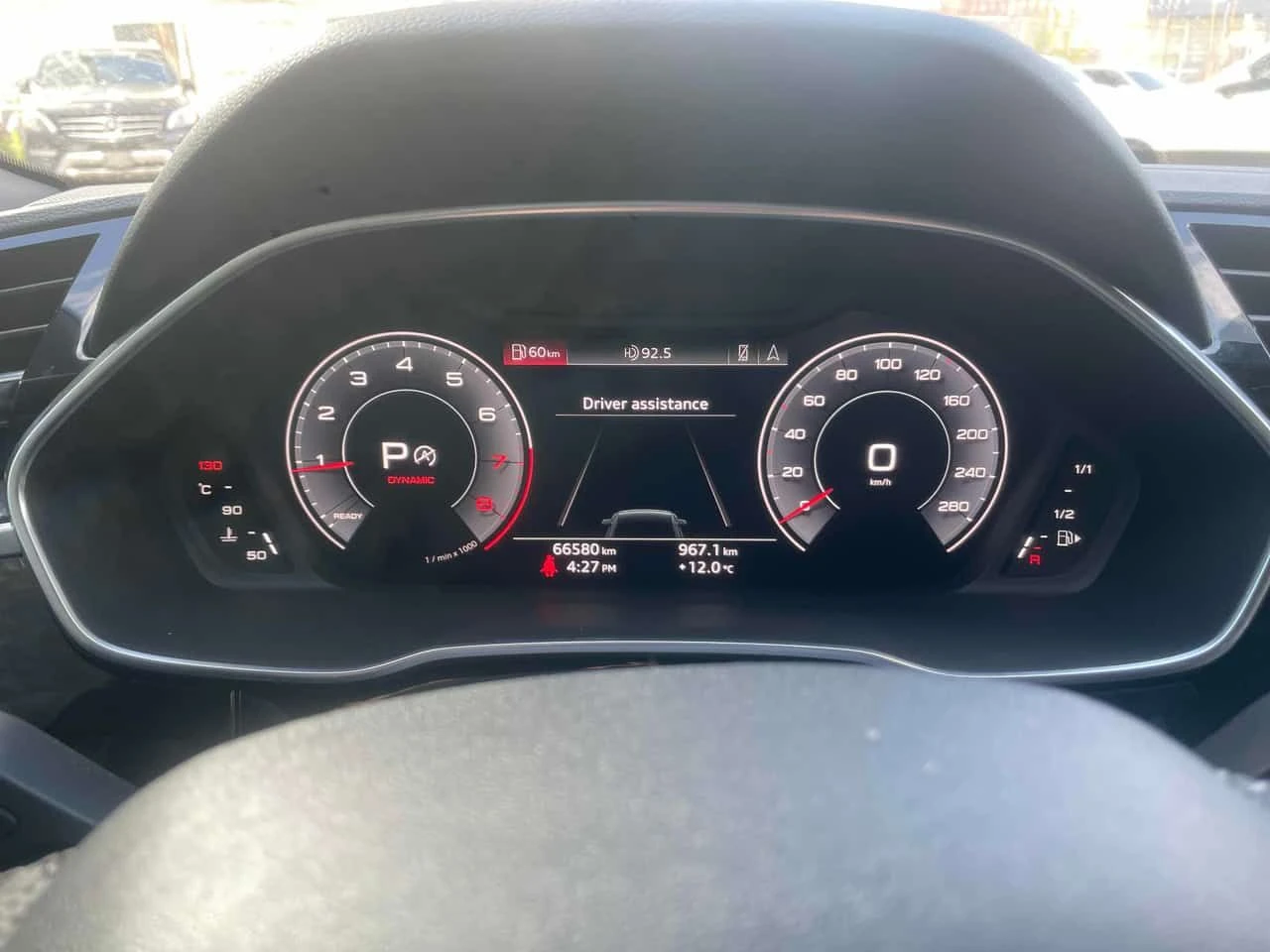 Audi Q3 * TECHNIK * PANO * 360 * CARFAX * ПОДГРЕВИ, снимка 8 - Автомобили и джипове - 54479920