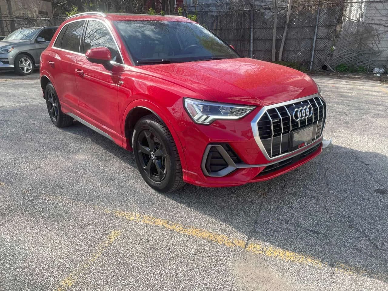 Audi Q3 * TECHNIK * PANO * 360 * CARFAX * ПОДГРЕВИ, снимка 10 - Автомобили и джипове - 54479920