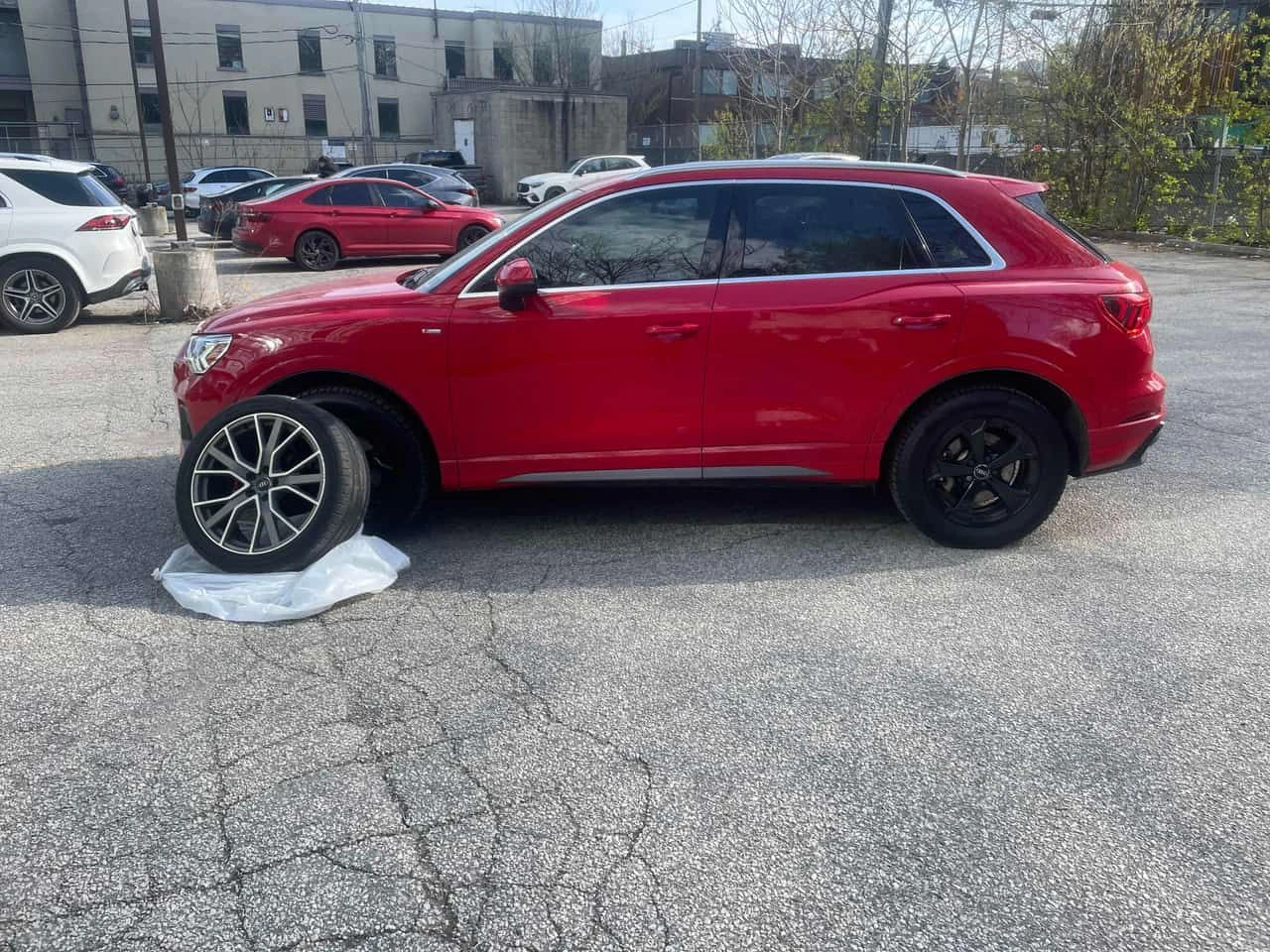 Audi Q3 * TECHNIK * PANO * 360 * CARFAX * ПОДГРЕВИ, снимка 2 - Автомобили и джипове - 54479920