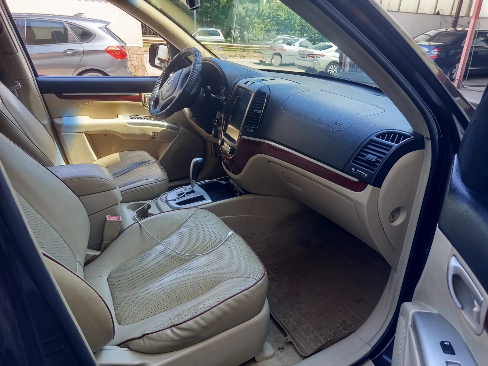 Hyundai Santa fe 2.7 Автоматик Газов Инжекцион, снимка 4 - Автомобили и джипове - 54967351