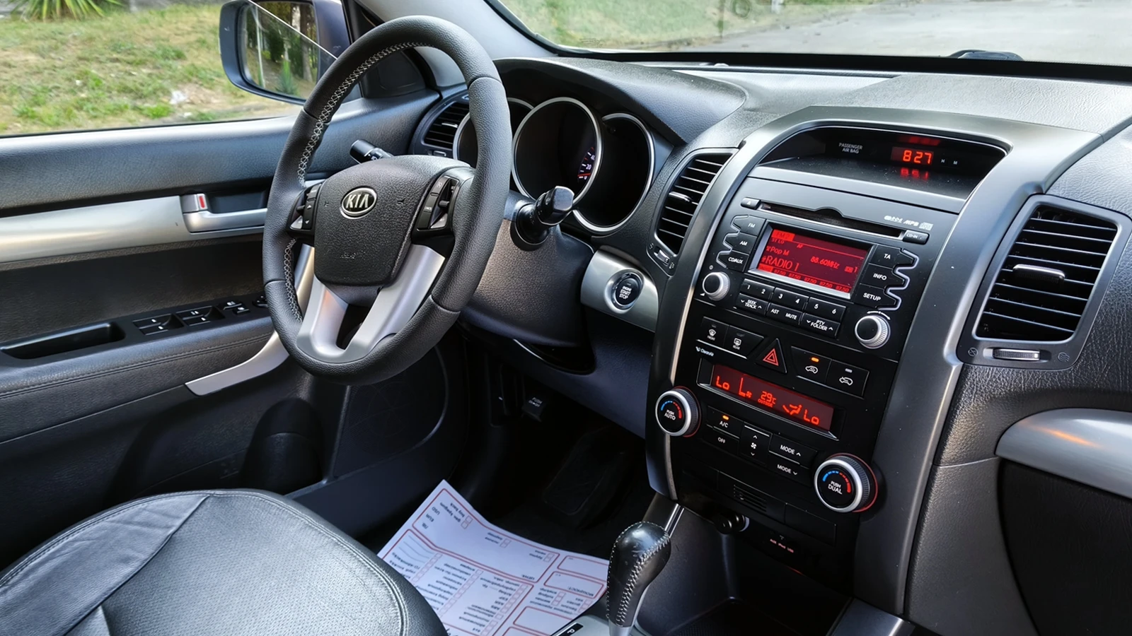 Kia Sorento 2.2CRDI 4x4 Aut., снимка 11 - Автомобили и джипове - 55187473