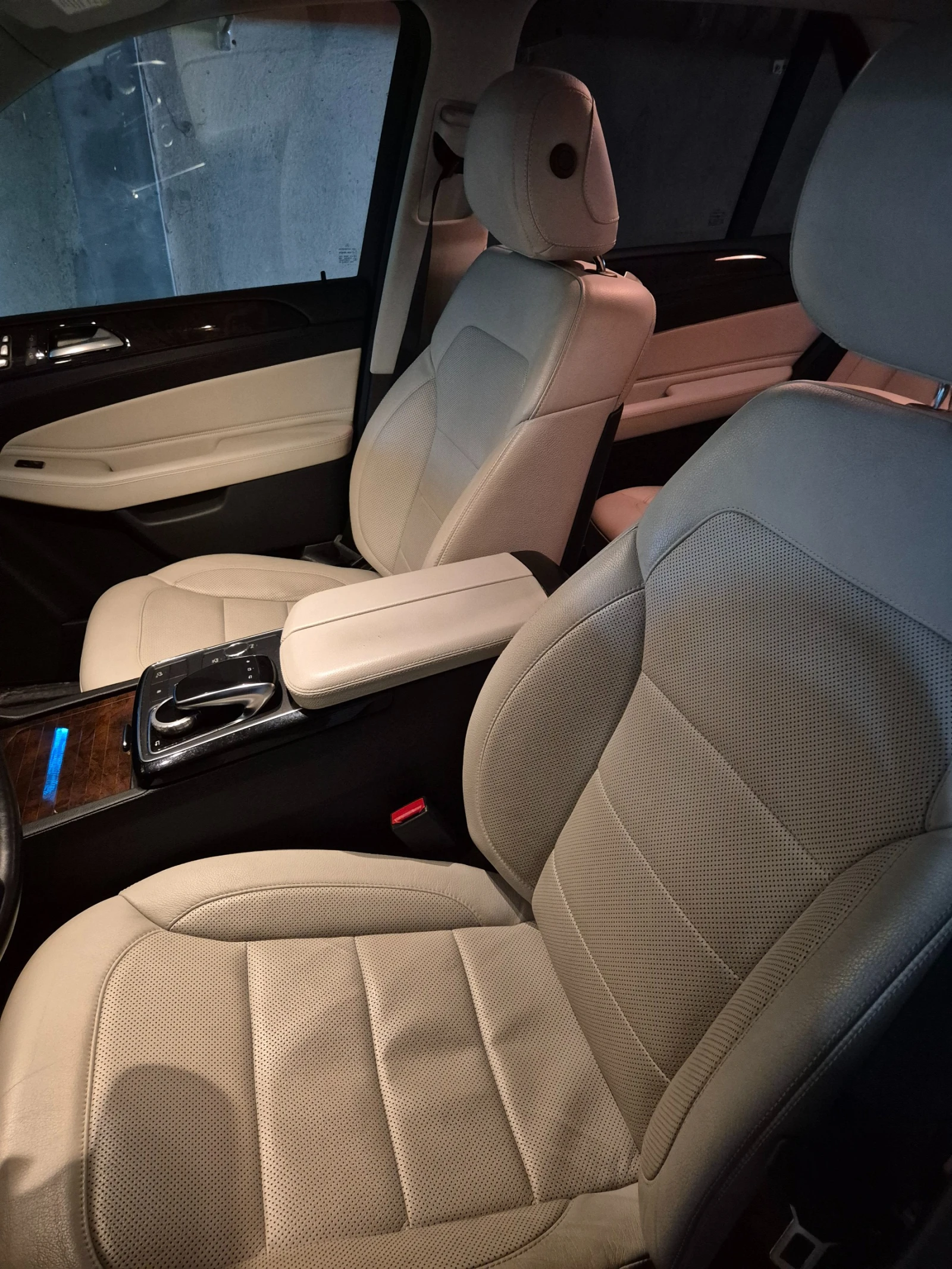 Mercedes-Benz GLE 400, снимка 9 - Автомобили и джипове - 55223819