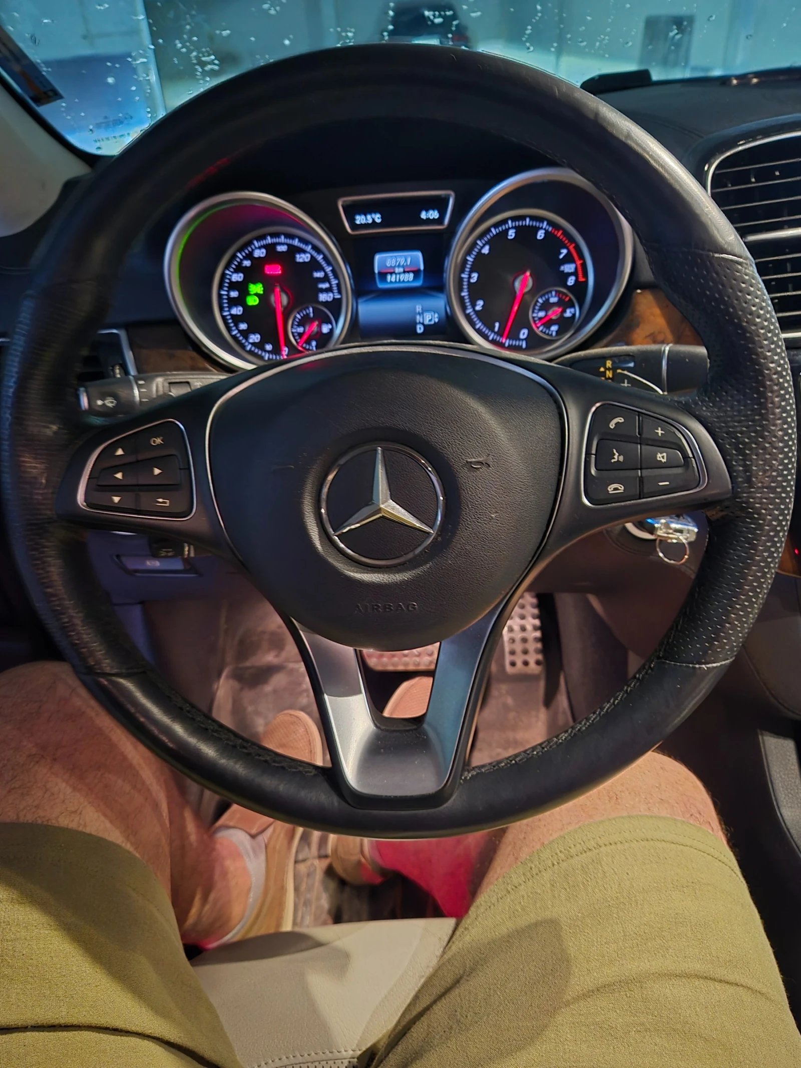 Mercedes-Benz GLE 400, снимка 5 - Автомобили и джипове - 55223819