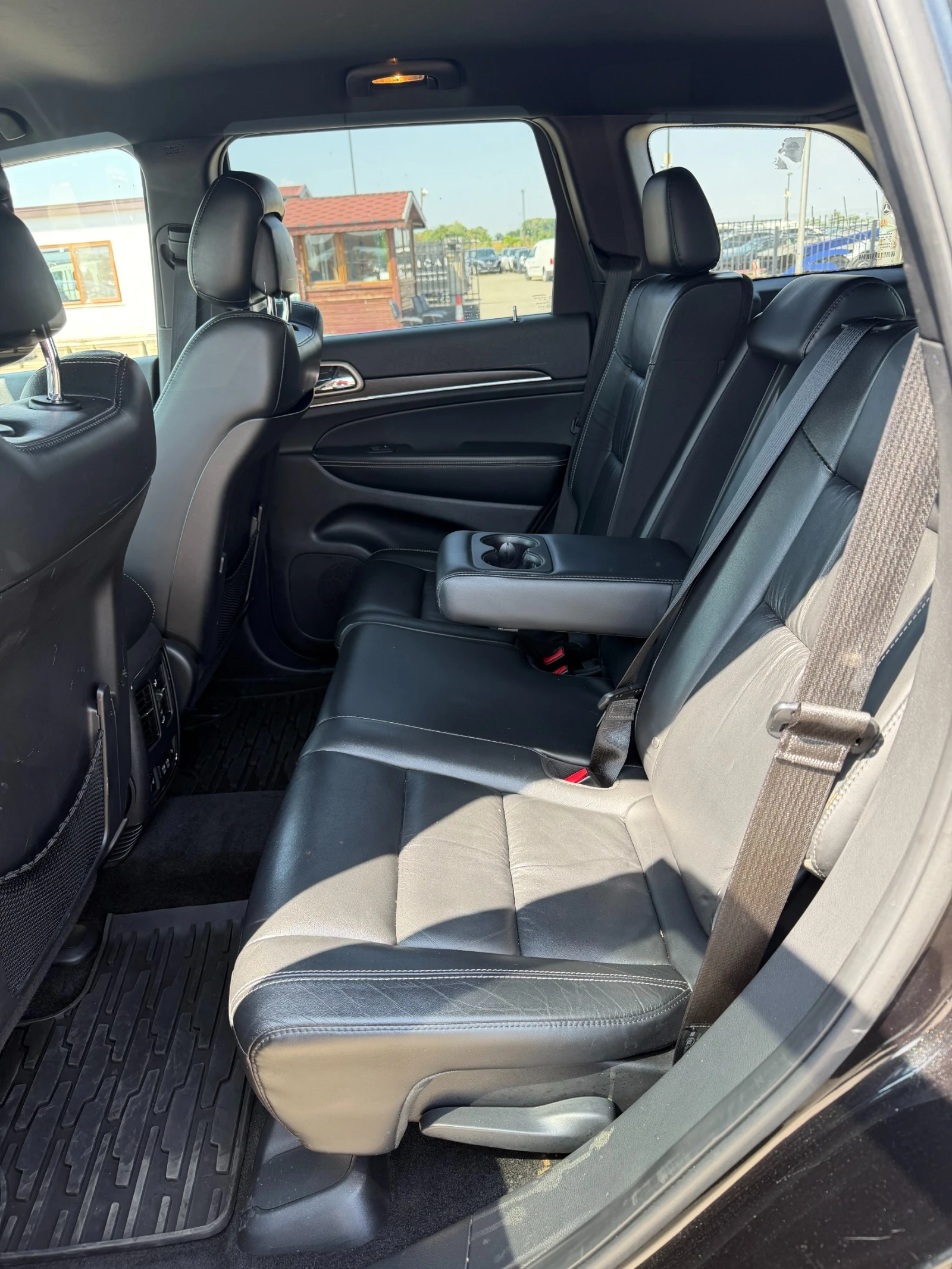 Jeep Grand cherokee 3.0D 4X4 AVTOMAT/NAVI/KOJA/KAMERA EURO 5, снимка 10 - Автомобили и джипове - 55815591
