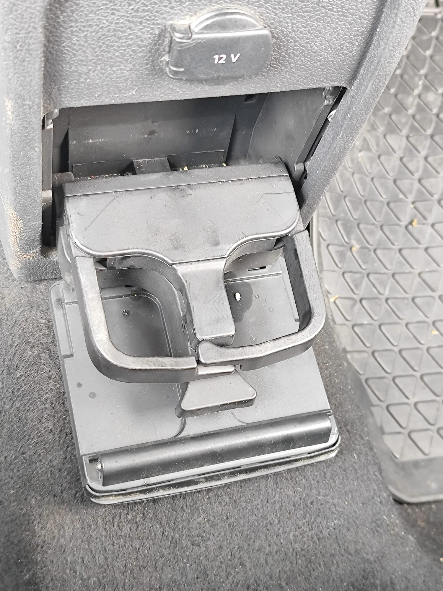 VW Tiguan, снимка 14 - Автомобили и джипове - 55901167