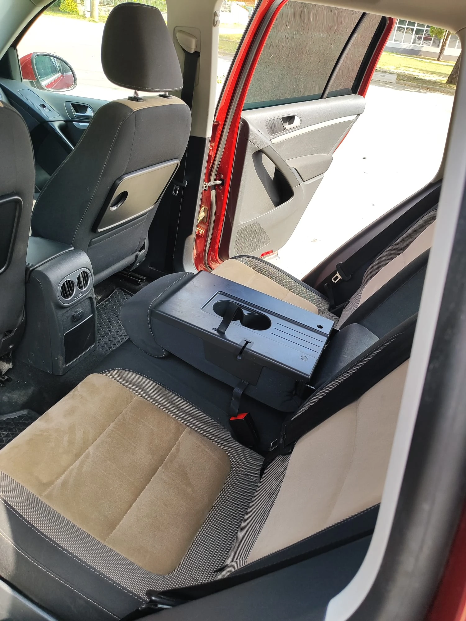 VW Tiguan, снимка 6 - Автомобили и джипове - 55901167
