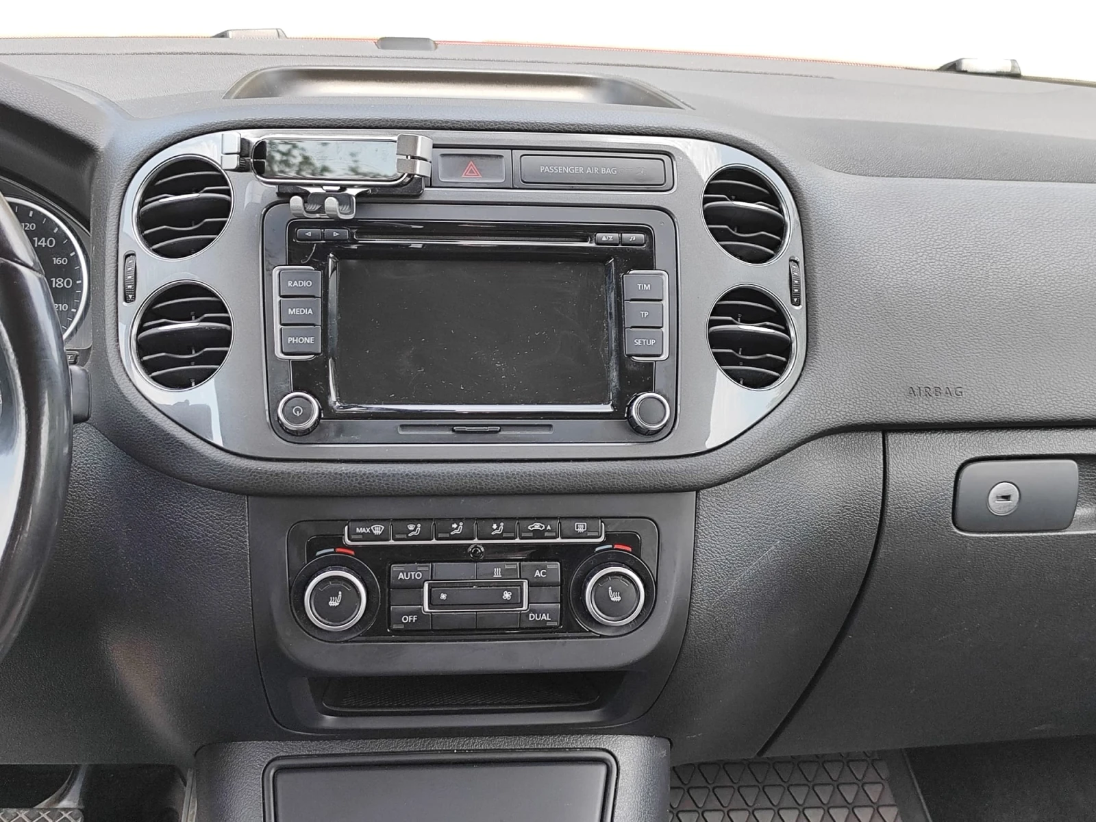 VW Tiguan, снимка 7 - Автомобили и джипове - 55901167