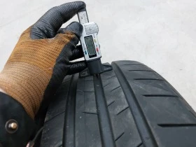 Гуми Летни 275/40R20, снимка 5 - Гуми и джанти - 44068159