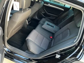 Обява за продажба на VW Passat 2.0 TDI/DSG7/Camera/Distronic/Digital/Обслужен ~14 500 EUR - изображение 9