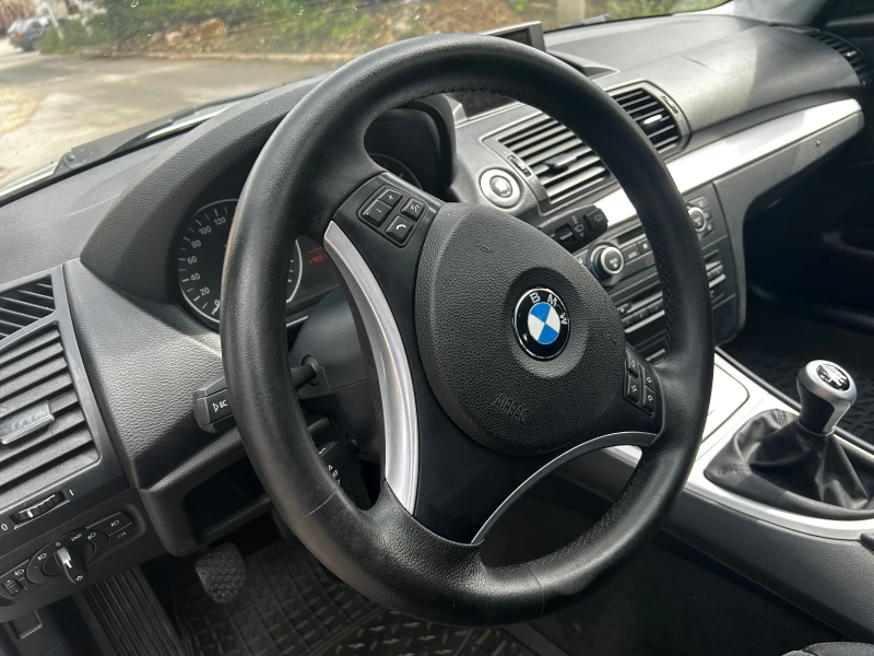 BMW 118 !!Facelift!!   !!NAVI!!, снимка 11 - Автомобили и джипове - 47226397