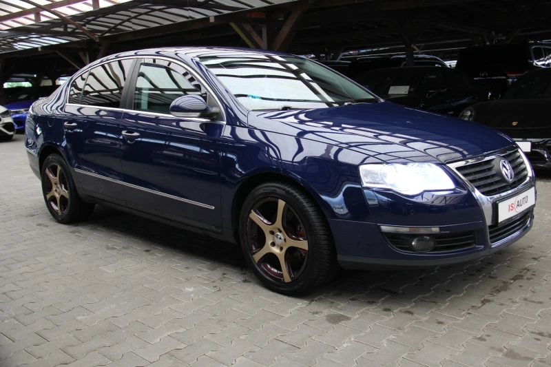 VW Passat 2.0TFSI/Navi/Xenon/Подгрев, снимка 3 - Автомобили и джипове - 47285643