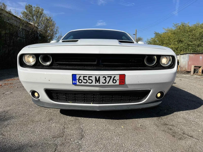 Dodge Challenger R/T, снимка 2 - Автомобили и джипове - 47580981