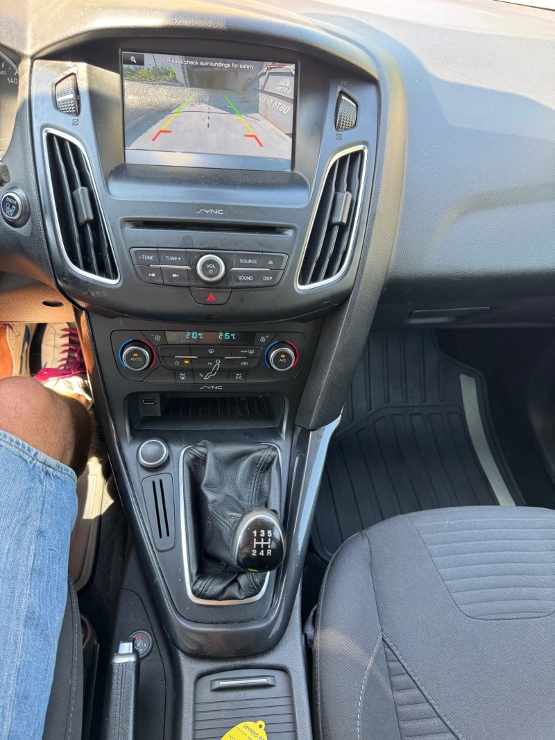 Ford Focus 1.6i LPG 120hp* LED* NAVI* КАМЕРА* KEYLESS* 2015г, снимка 11 - Автомобили и джипове - 50798435