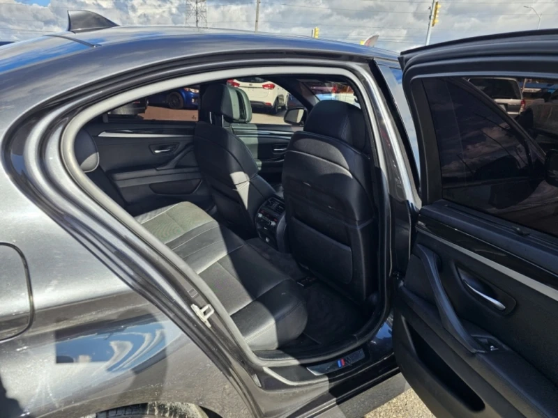 BMW 550 * M SPORT * CARFAX * ЦЕНА ДО БГ, снимка 15 - Автомобили и джипове - 52828136