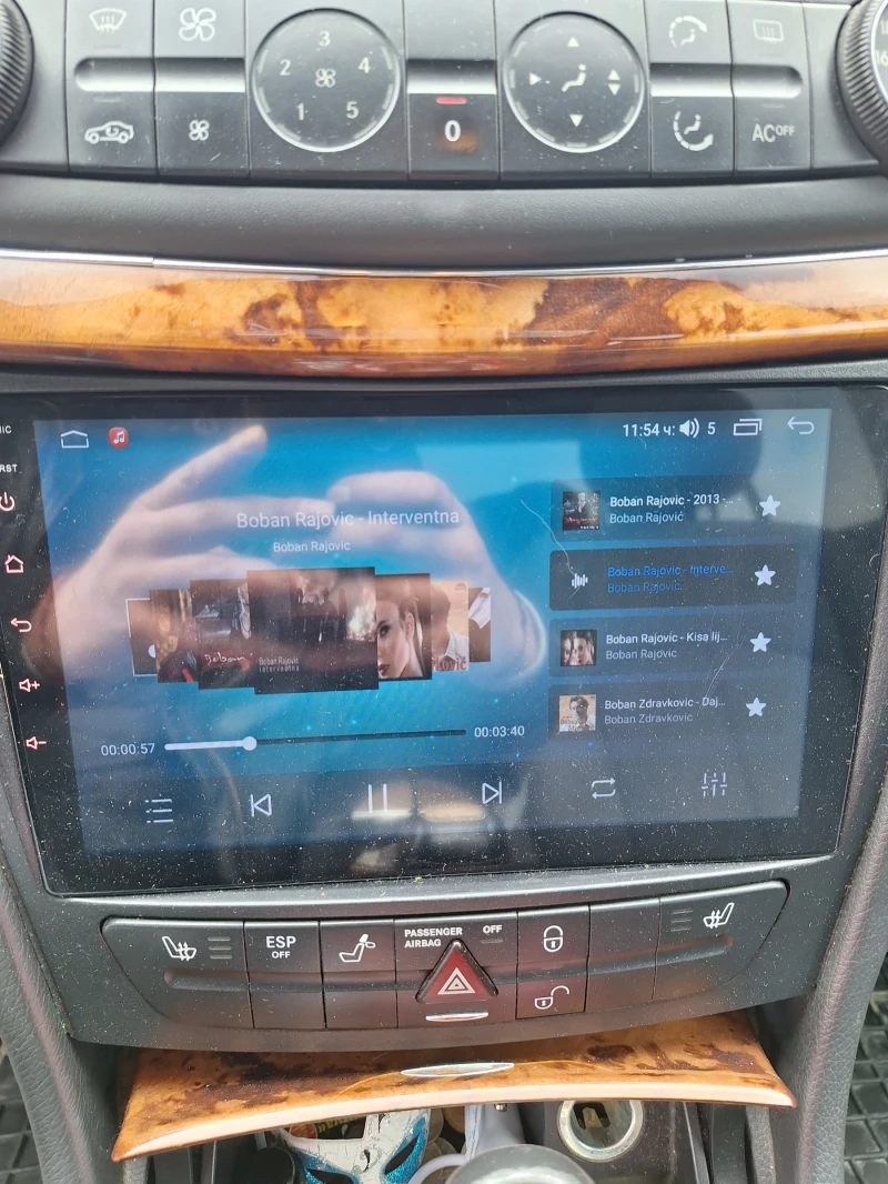 Mercedes-Benz E 220, снимка 2 - Автомобили и джипове - 53453603