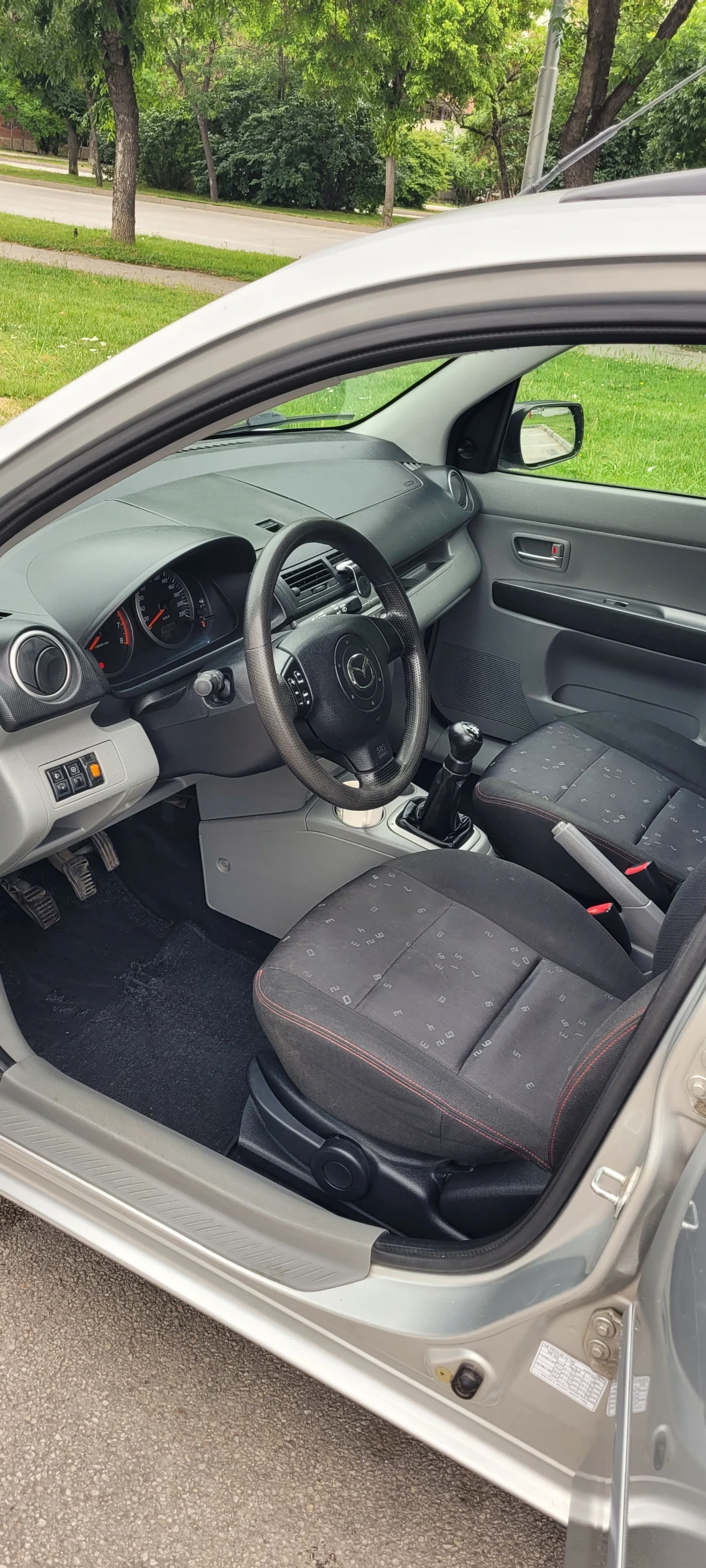 Mazda 2 DY - изображение 9