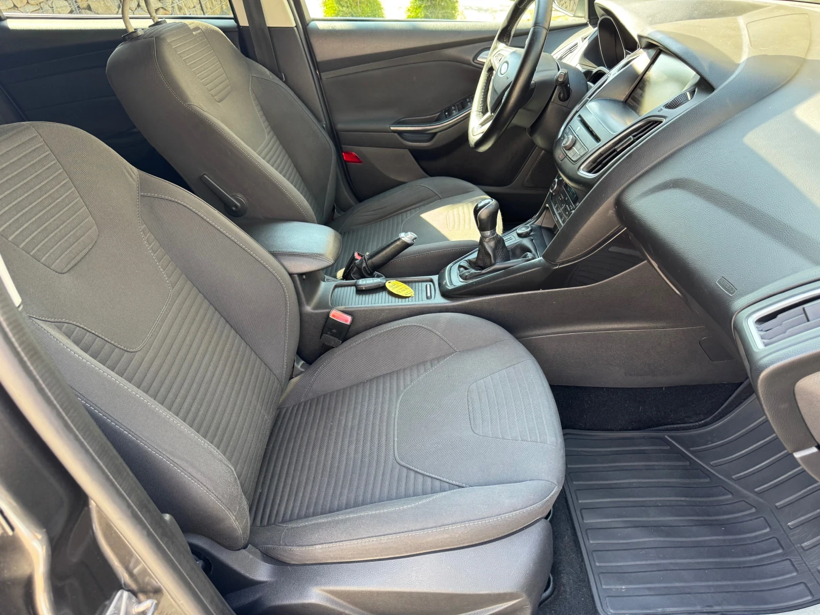Ford Focus 1.6i LPG 120hp* LED* NAVI* КАМЕРА* KEYLESS* 2015г - изображение 8