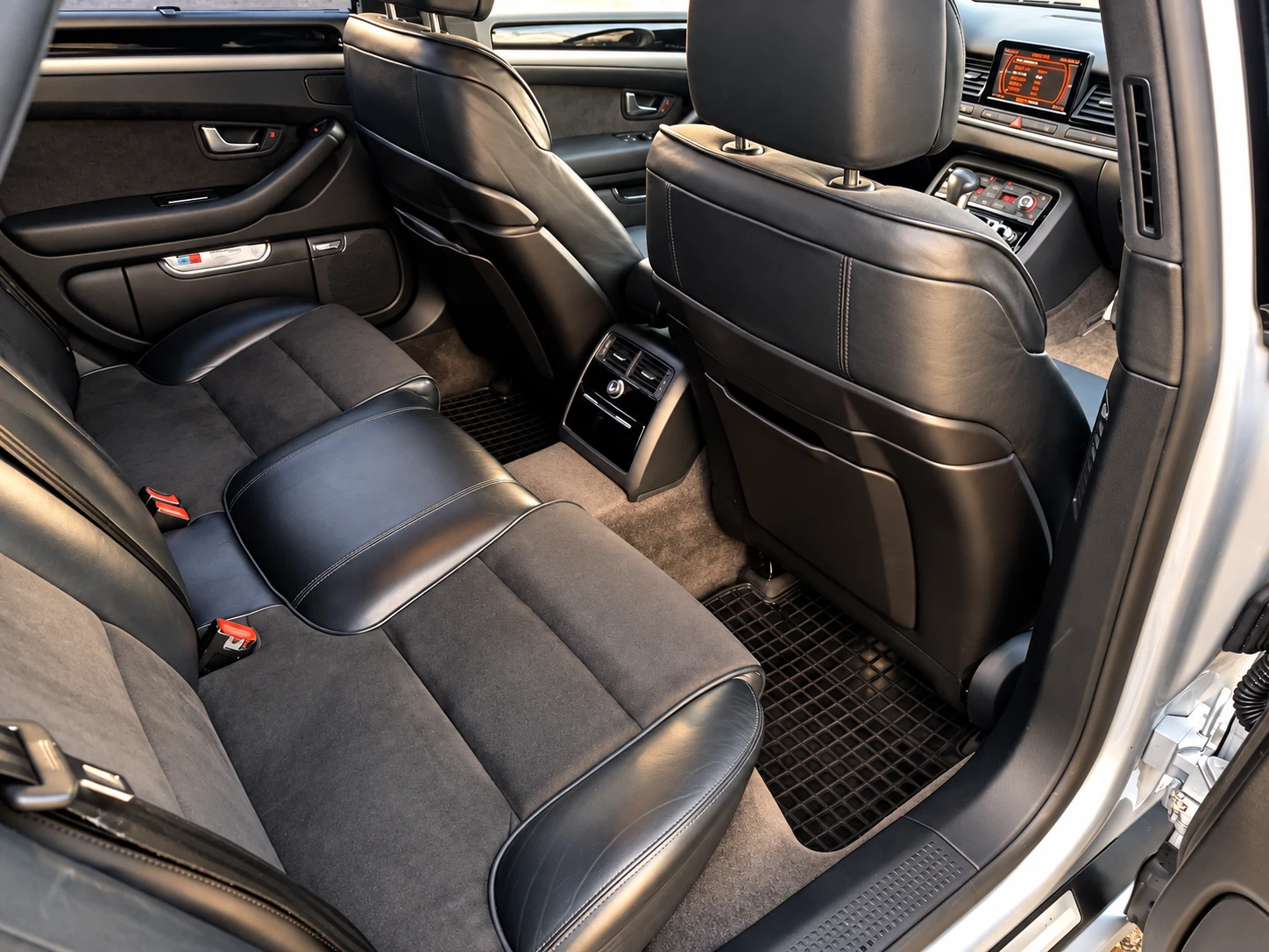 Audi A8, снимка 9 - Автомобили и джипове - 51331426