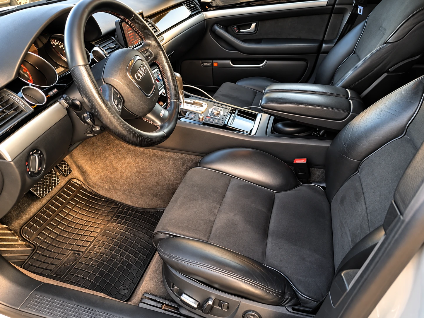 Audi A8, снимка 12 - Автомобили и джипове - 51331426