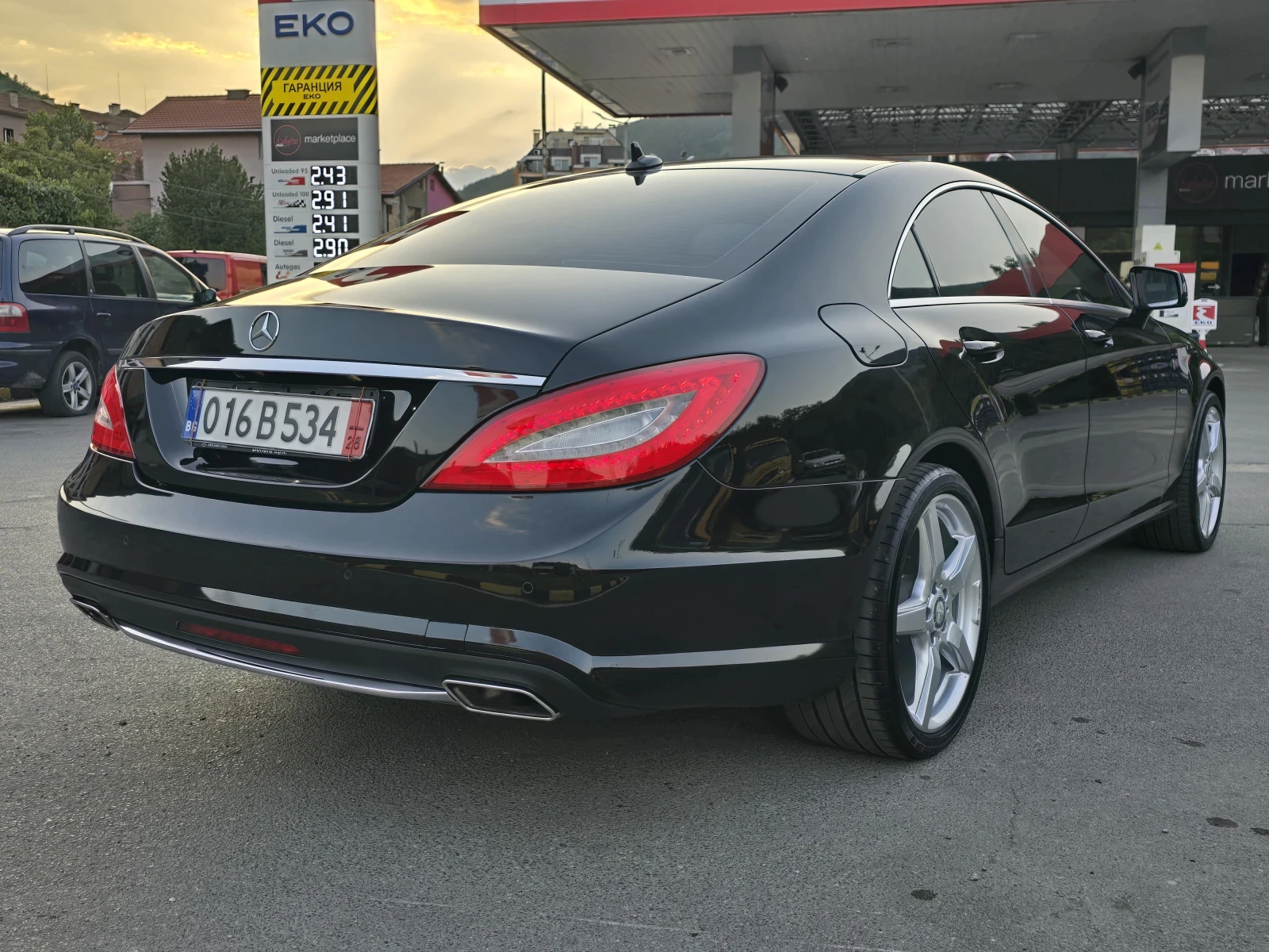 Mercedes-Benz CLS 350 Топ състояние лизинк - изображение 9