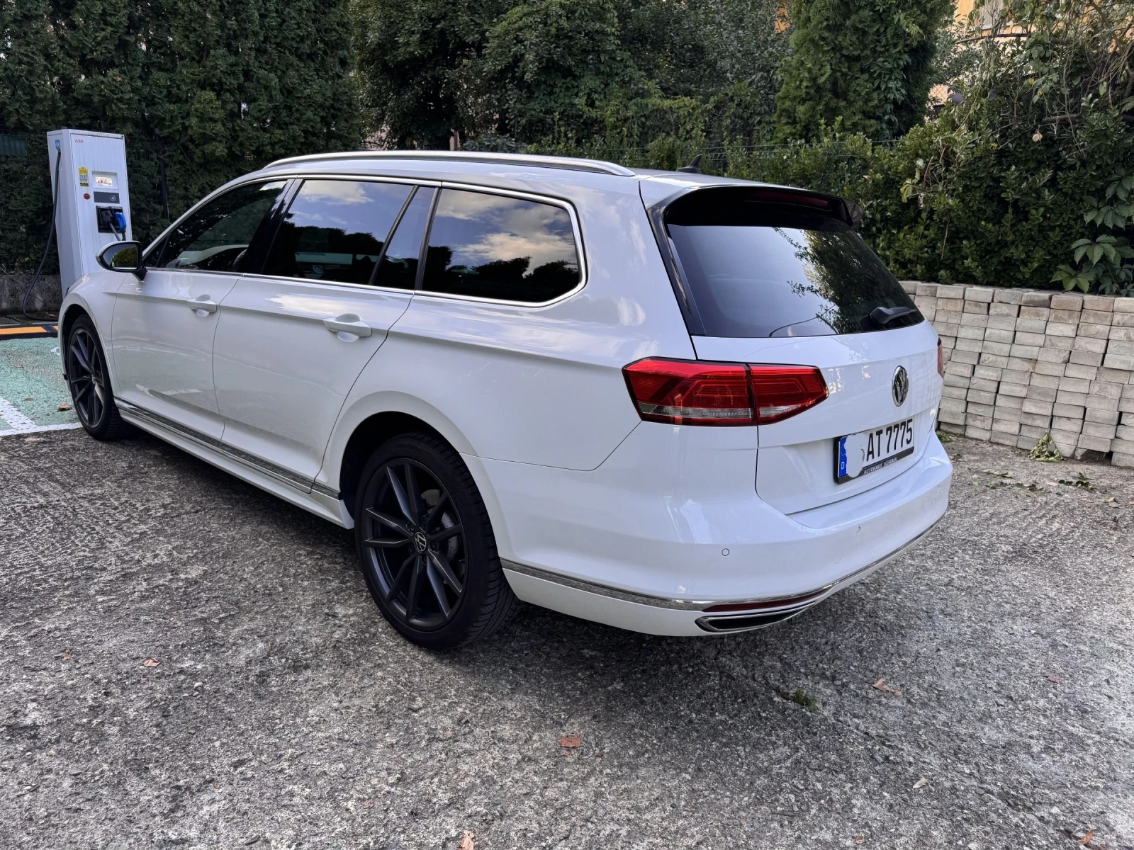 VW Passat R Line / Distronic / Dynamic Light Assist - изображение 8